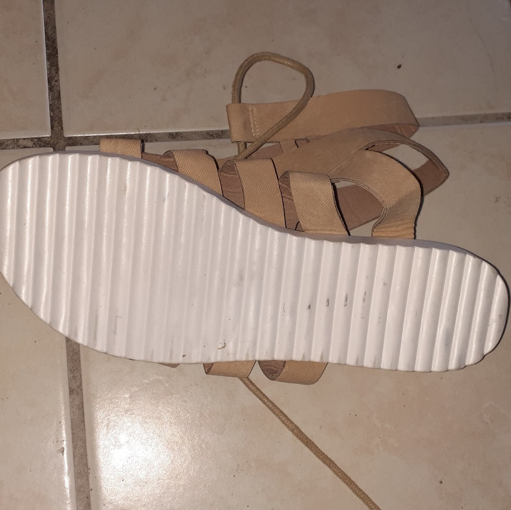 Shoes - Picture 5 of 5